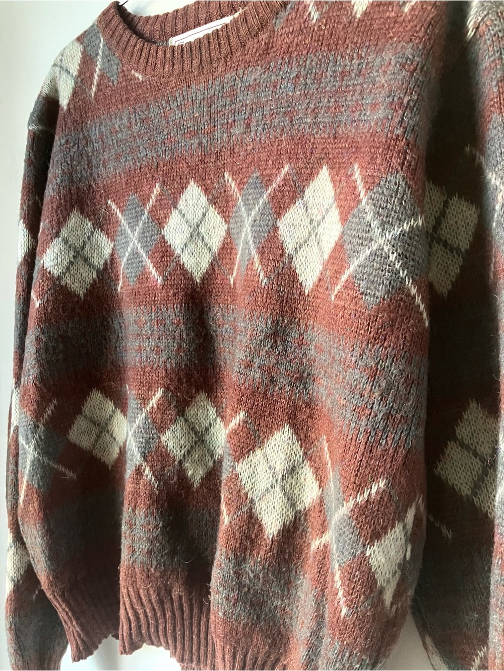 Vintage women’s 90’s Rust Argyle Crewneck Sweater